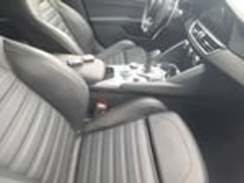 Used 2023 Alfa Romeo Giulia Veloce AWD/4WD image 11