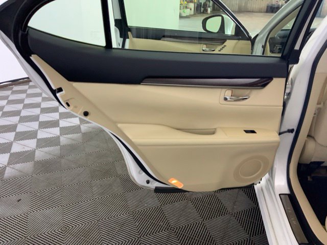 Used 2014 Lexus ES 350 w/ Premium Package FWD image 43