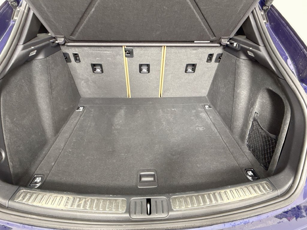 Certified 2025 Porsche Macan AWD/4WD image 28