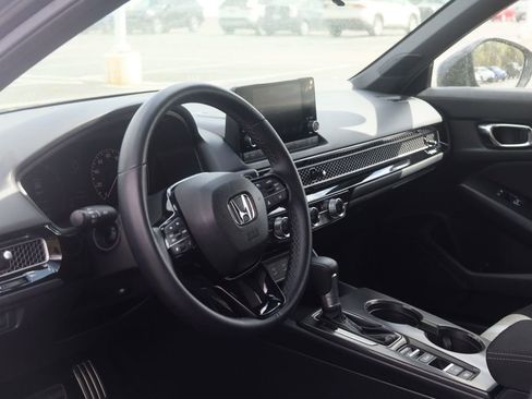 Used 2025 Honda Civic Sport image 3