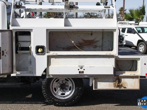 Used 2017 Ford F250 XL w/ Power Equipment Group image 5