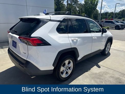 Used 2020 Toyota RAV4 XLE w/ Convenience Package FWD image 6