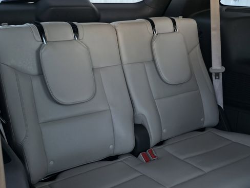 Used 2020 Ford Explorer Platinum w/ Premium Technology Package image 38