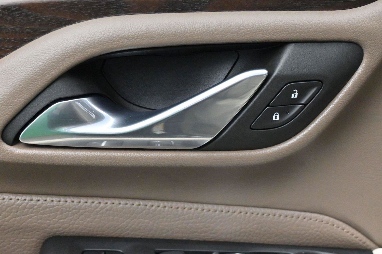 Used 2023 GMC Yukon XL Denali AWD/4WD image 15