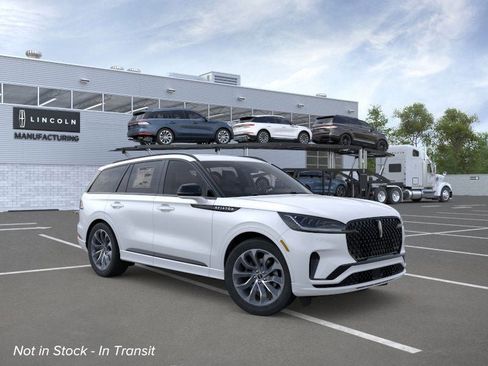 New 2026 Lincoln Aviator AWD image 7