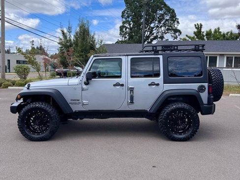 Used 2015 Jeep Wrangler Unlimited Sport w/ Quick Order Package 24S AWD/4WD image 8