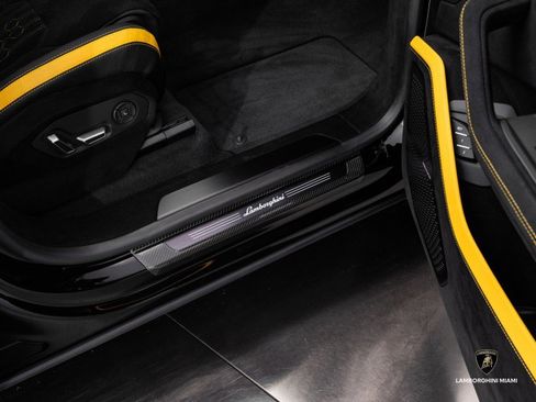 Used 2024 Lamborghini Urus Performante image 39