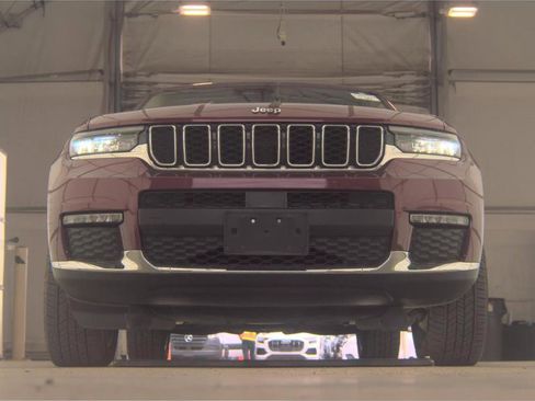 Used 2021 Jeep Grand Cherokee L Limited w/ Trailer Tow Group (B) AWD/4WD image 2