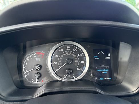 Used 2022 Toyota Corolla LE image 23