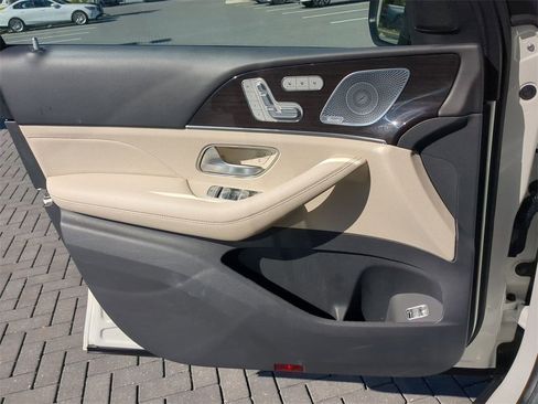 Used 2020 Mercedes-Benz GLS 450 4MATIC image 32