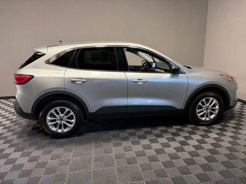 Used 2022 Ford Escape SE w/ Cold Weather Package AWD/4WD image 7