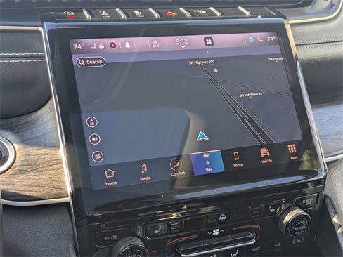 Used 2021 Jeep Grand Cherokee L Limited image 17