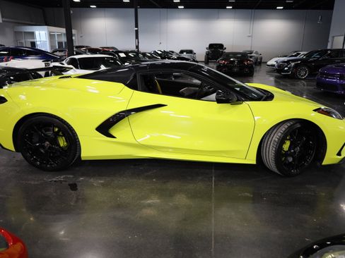 Used 2022 Chevrolet Corvette Stingray Premium Conv w/ Z51 Performance Package image 10