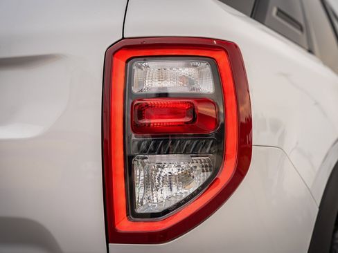 Used 2024 Ford Bronco Sport Outer Banks w/ Tech Package image 16