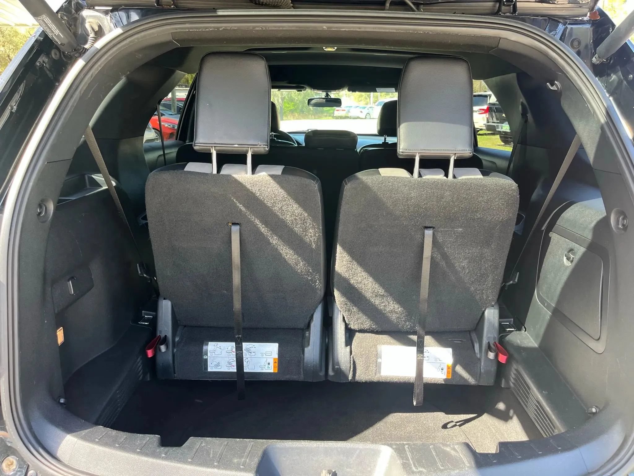 Used 2017 Ford Explorer XLT w/ Equipment Group 202A FWD image 16