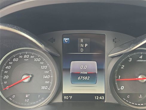 Used 2019 Mercedes-Benz GLC 300 4MATIC image 19