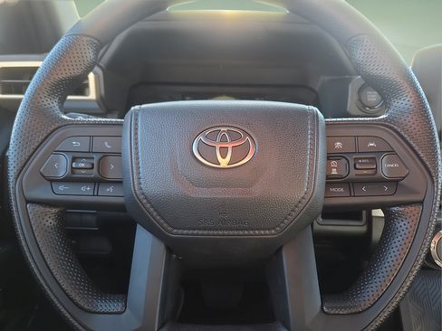 Certified 2026 Toyota Tacoma SR5 AWD/4WD image 25