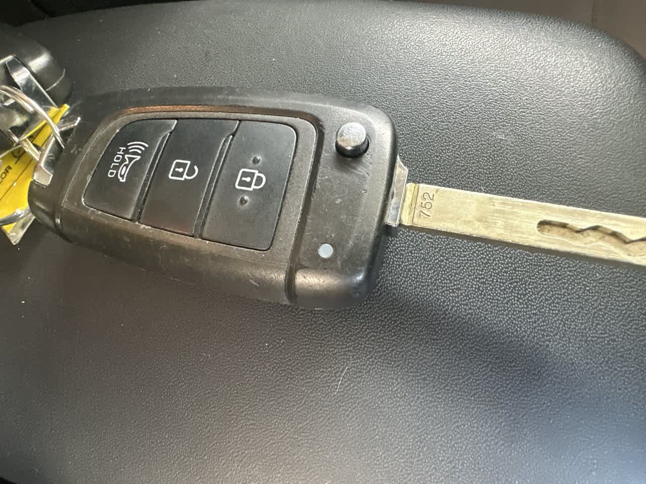 Used 2023 Hyundai Venue SEL FWD image 28