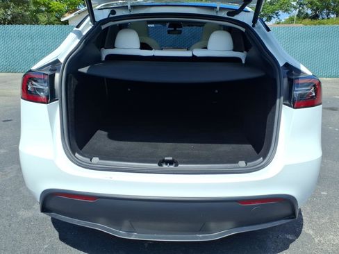 Used 2023 Tesla Model Y Performance AWD/4WD image 18