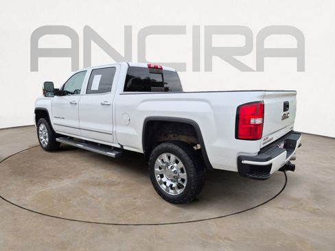 Used 2018 GMC Sierra 2500 Denali w/ Duramax Plus Package AWD/4WD image 8