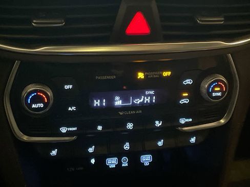 Used 2020 Hyundai Santa Fe Limited image 19