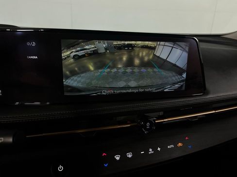 Used 2024 Nissan Ariya AWD image 16