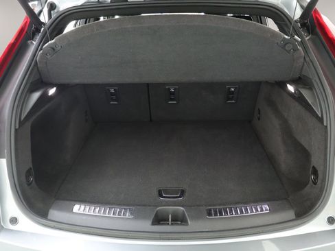 Certified 2024 Cadillac XT4 Premium Luxury image 32