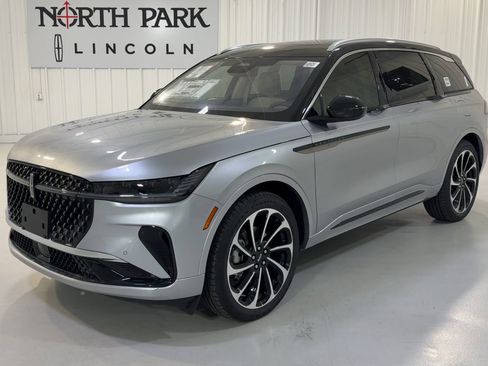 New 2026 Lincoln Nautilus Black Label image 5