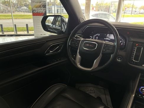 Used 2023 GMC Yukon XL Denali AWD/4WD image 48