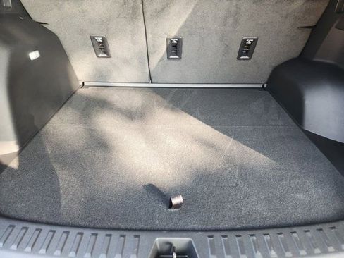 Used 2025 Chevrolet Equinox LT w/ Safety and Technology Package image 33