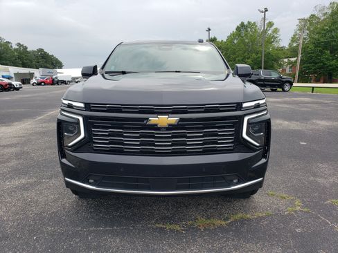 Used 2026 Chevrolet Suburban High Country RWD image 7