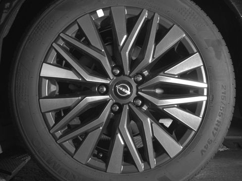 Used 2025 Nissan Altima 2.5 SV image 14