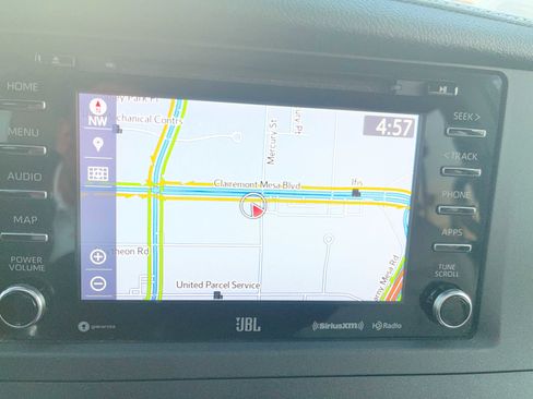 Used 2019 Toyota Sienna image 32