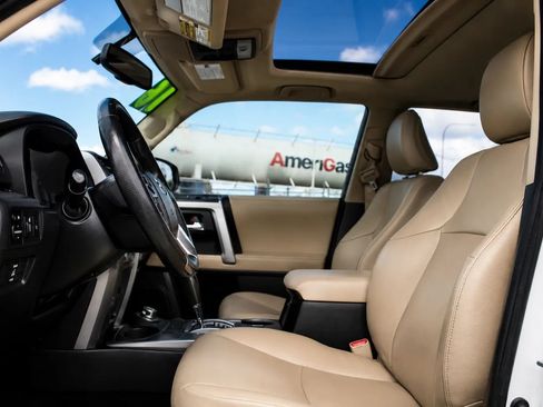 Used 2016 Toyota 4Runner Limited AWD/4WD image 10