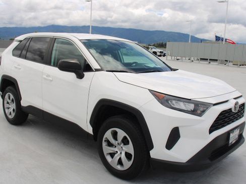 Certified 2022 Toyota RAV4 LE AWD/4WD image 2