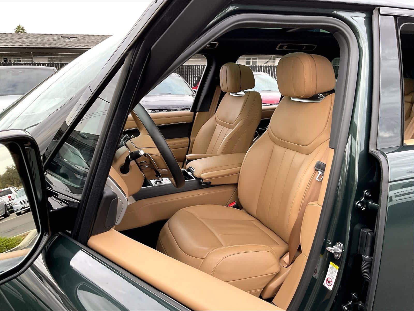 Used 2025 Land Rover Range Rover SE AWD/4WD image 28