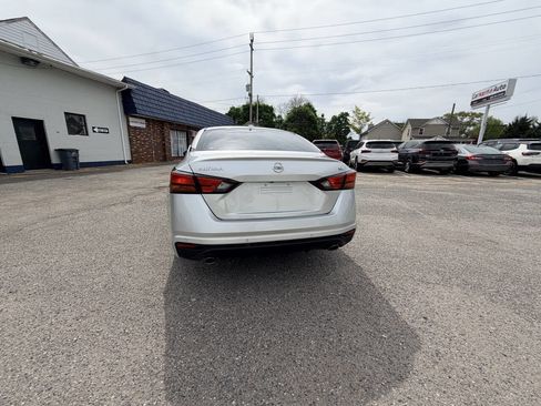 Used 2020 Nissan Altima 2.5 SL FWD image 25