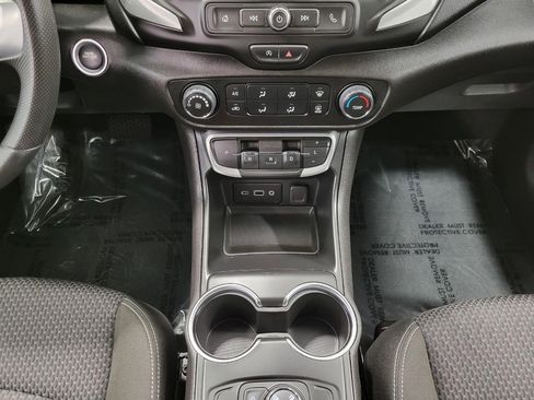 Used 2024 GMC Terrain SLE image 17