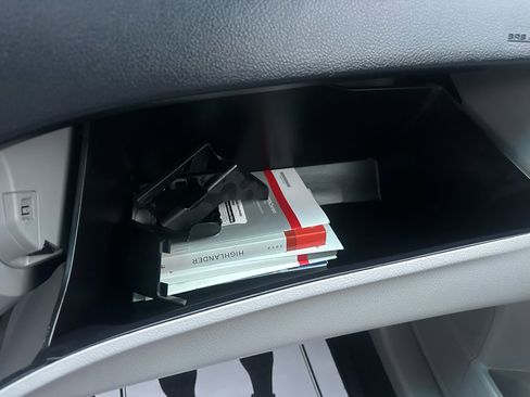 Used 2013 Toyota Highlander Limited image 54