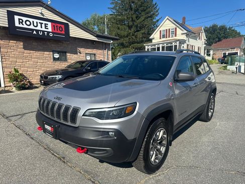 Used 2021 Jeep Cherokee Trailhawk AWD/4WD image 2