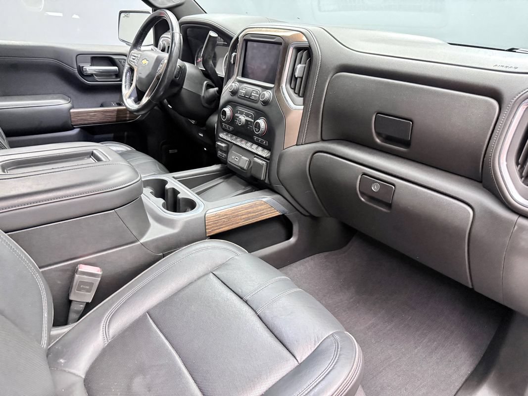 Used 2019 Chevrolet Silverado 1500 High Country w/ Technology Package AWD/4WD image 11