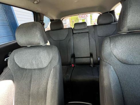 Used 2019 Hyundai Santa Fe SE FWD image 23