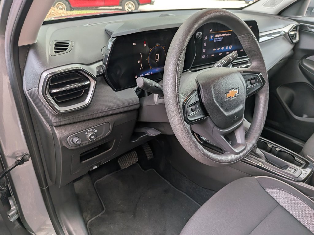 Used 2026 Chevrolet TrailBlazer LT AWD/4WD image 34