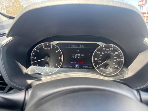 Used 2025 Nissan Altima 2.5 SV FWD image 38