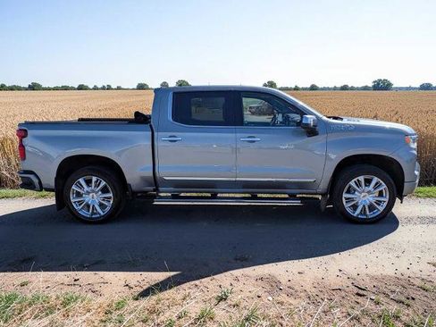 Used 2023 Chevrolet Silverado 1500 High Country w/ High Country Premium Package AWD/4WD image 7