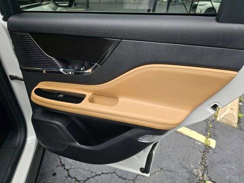 Used 2022 Lincoln Corsair Reserve w/ Equipment Group 201A image 23