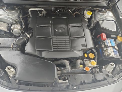Used 2018 Subaru Outback 3.6R Limited AWD/4WD image 23