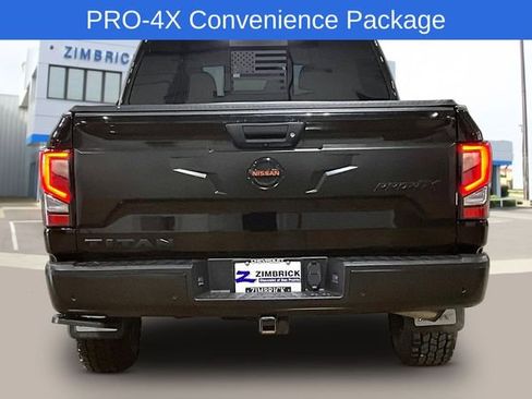 Used 2020 Nissan Titan PRO-4X w/ Pro-4x Convenience Package image 9