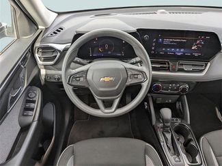 Used 2025 Chevrolet TrailBlazer LT video 3