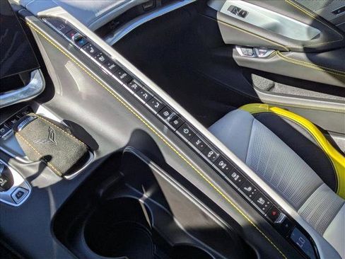 Used 2021 Chevrolet Corvette Stingray Premium Conv w/ Z51 Performance Package image 14